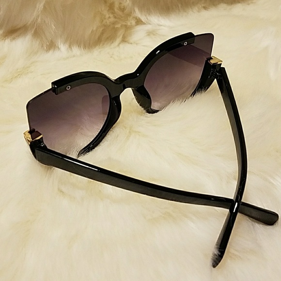 Sunglasses - Picture 2 of 4